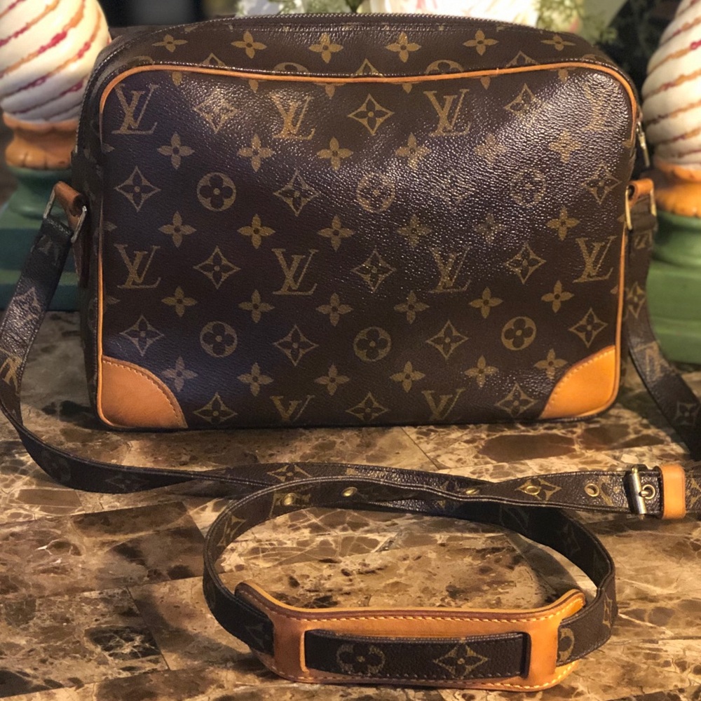 AUTH Louis Vuitton Nil & DUSTBAG 🌺PRISTINE COND🌺 - Picture 2 of 8